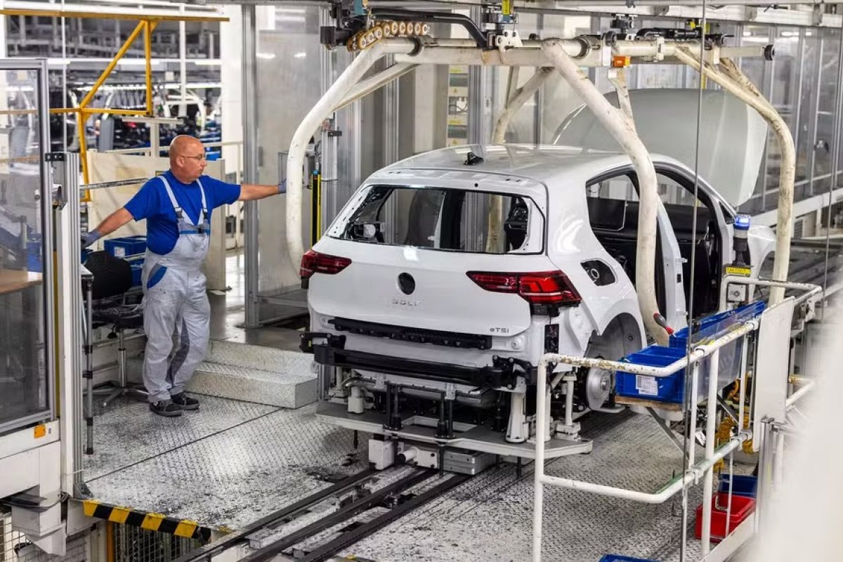 Volkswagen não vai fechar fábricas na Alemanha após acordo com sindicatos
