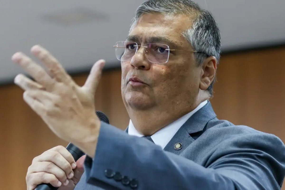 PF abre investigação após pagamento de R$ 4,2 bilhões em emendas após decisão de Dino