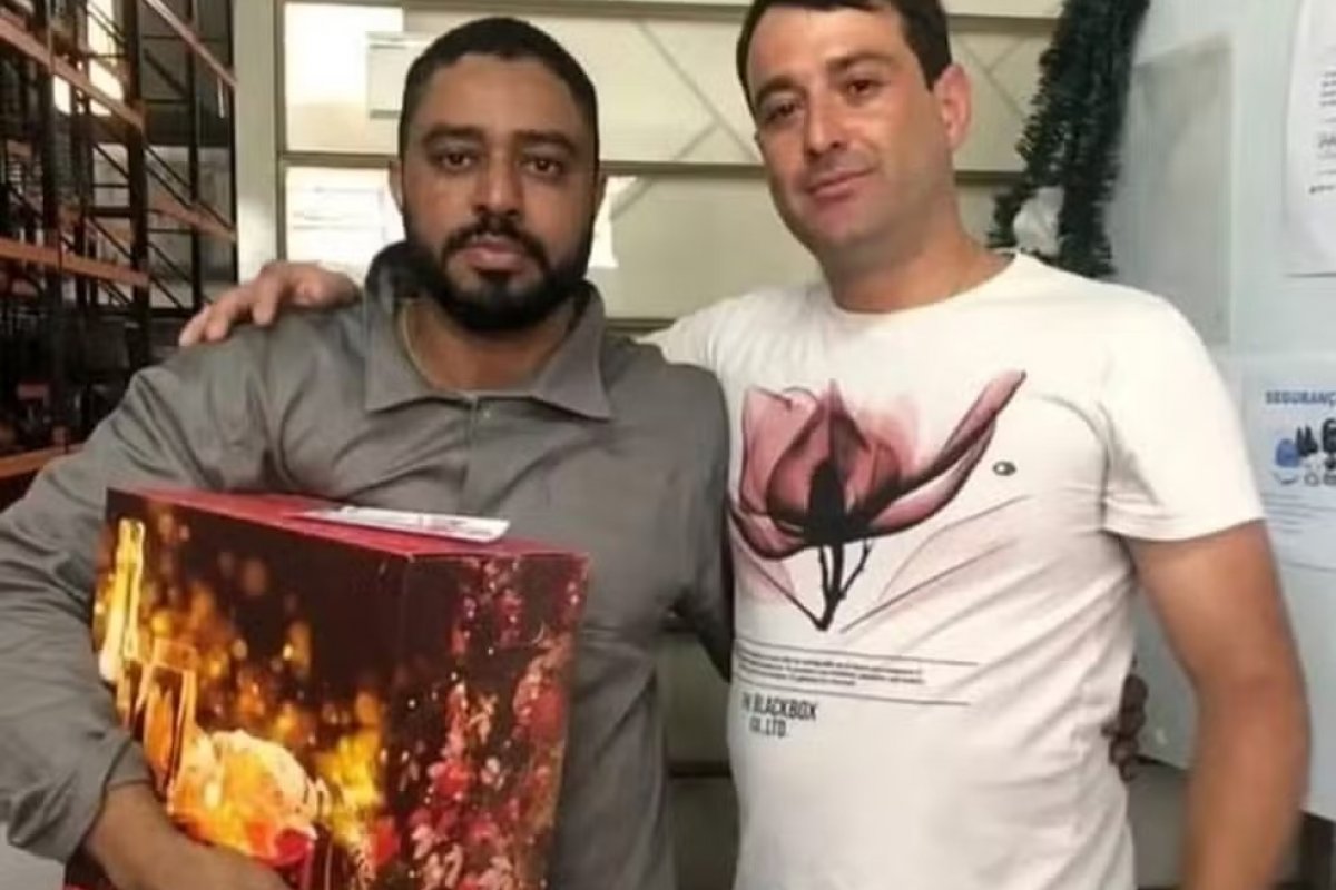 Funcionário mata chefe em confraternização após saber que seria demitido