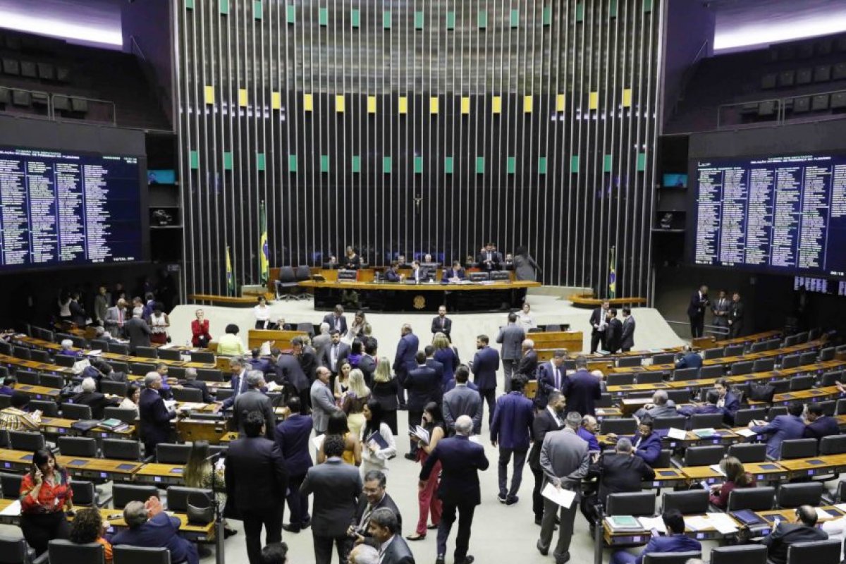 Câmara aprova em regime de urgência ações contra o coronavírus