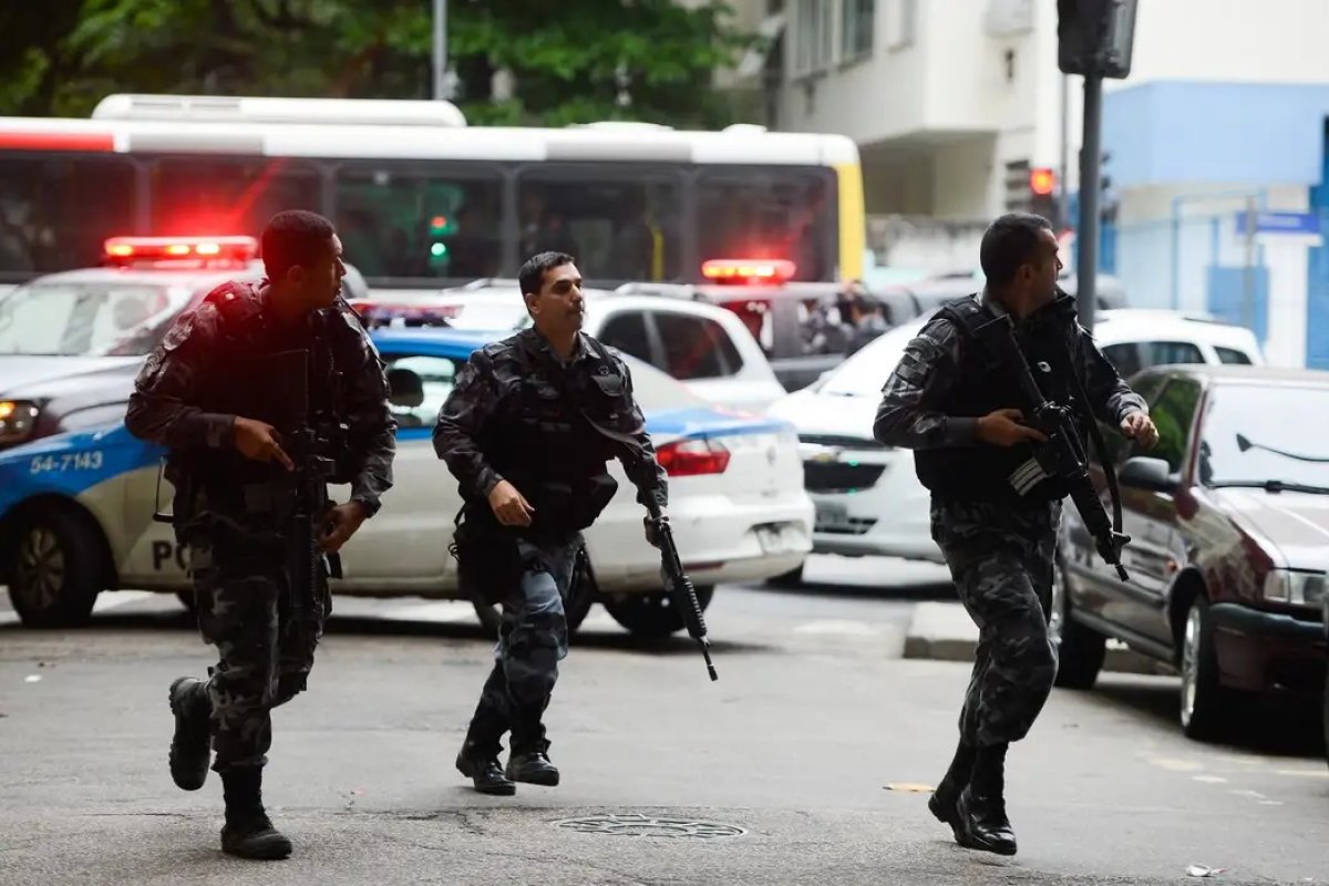 Oposição acredita que decreto sobre uso da força policial irá favorecer crime organizado