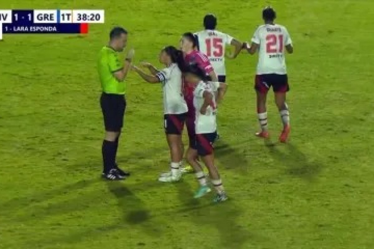 Após pedido de habeas corpus negado, jogadoras acusadas de racismo seguem presas