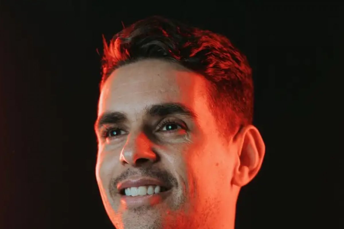 Oscar retorna ao São Paulo após litígio e indenização em saída pelos fundos