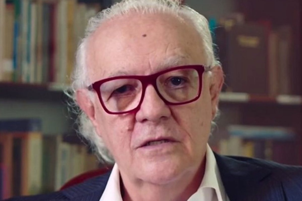 Velório de Ney Latorraca será aberto ao público no Theatro Municipal do Rio de Janeiro!