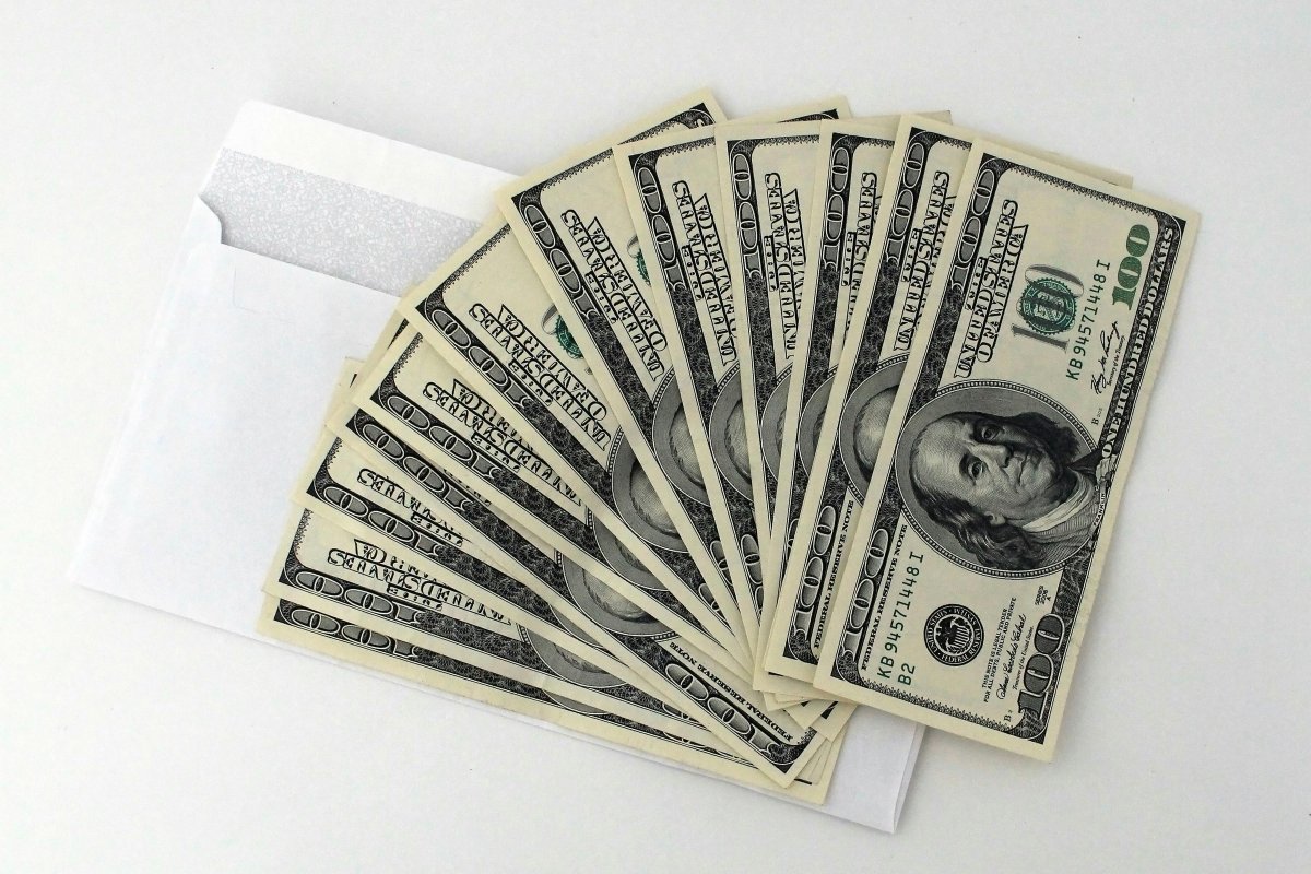 AGU avalia acionar Google por exibir dólar a R$ 6,38, R$ 0,20 acima do último valor registrado