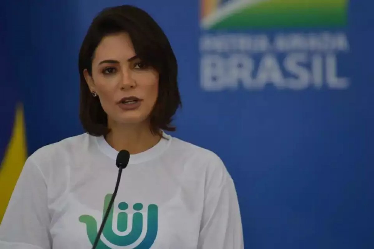 STF não aceita queixa-crime de Michelle Bolsonaro contra Erika Hilton e arquiva ocorrência