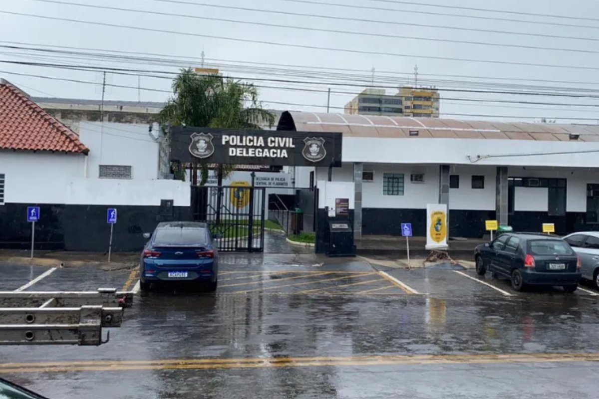 Criança é expulsa de casa pela mãe após denunciar padrasto por abuso em GO