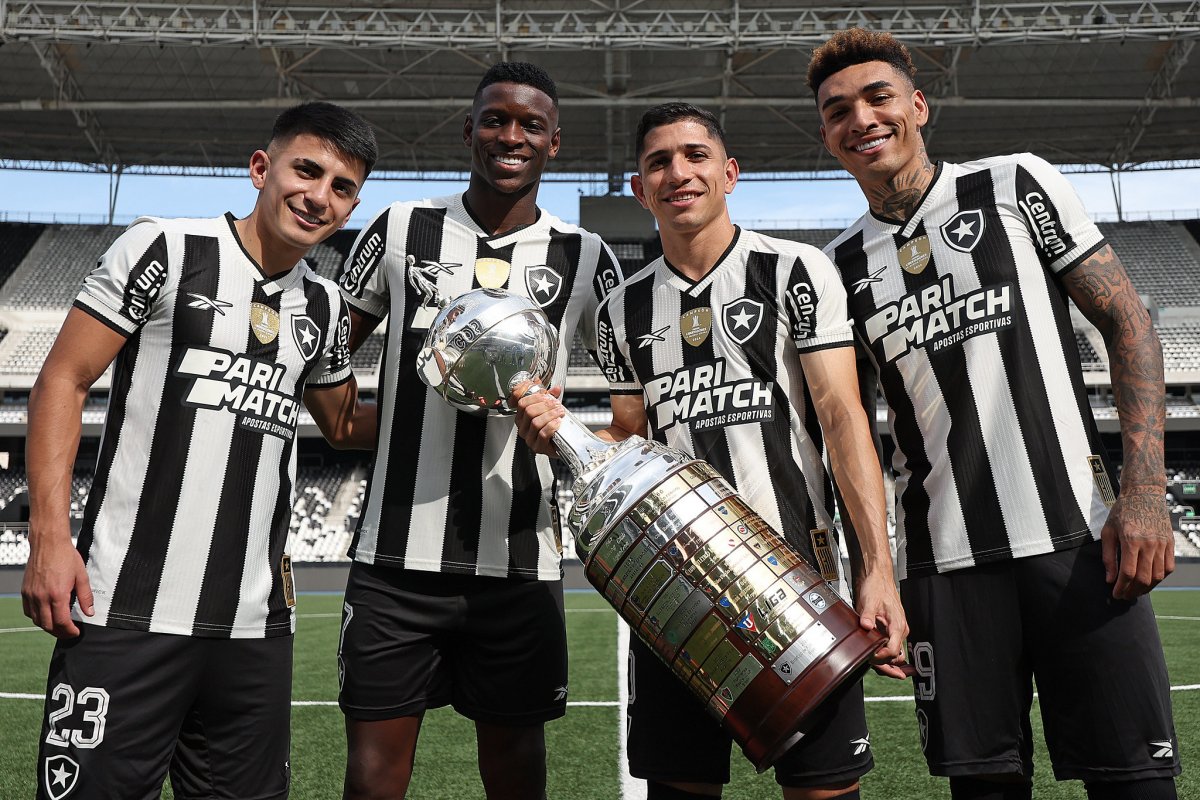 Botafogo tem três representantes disputando prêmio de Rei da América com Messi