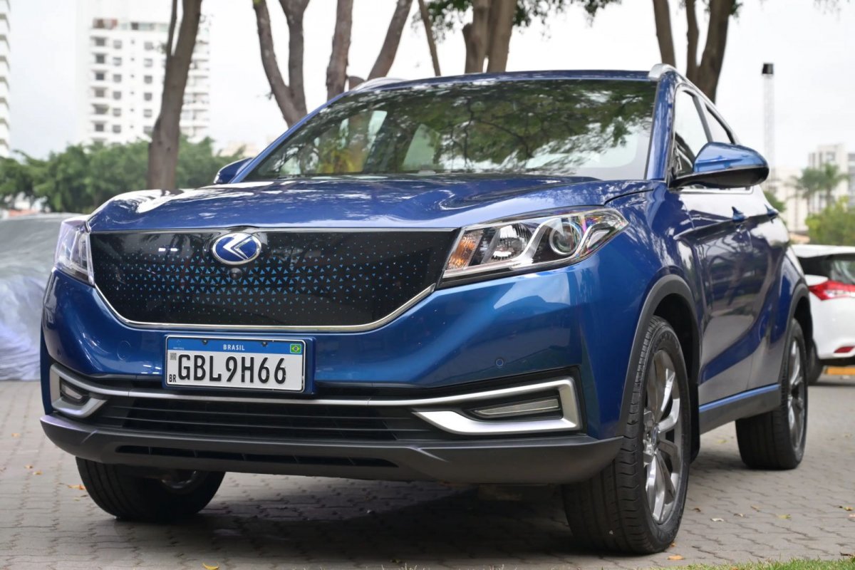 Seres vende carros em leilão após suspender operações