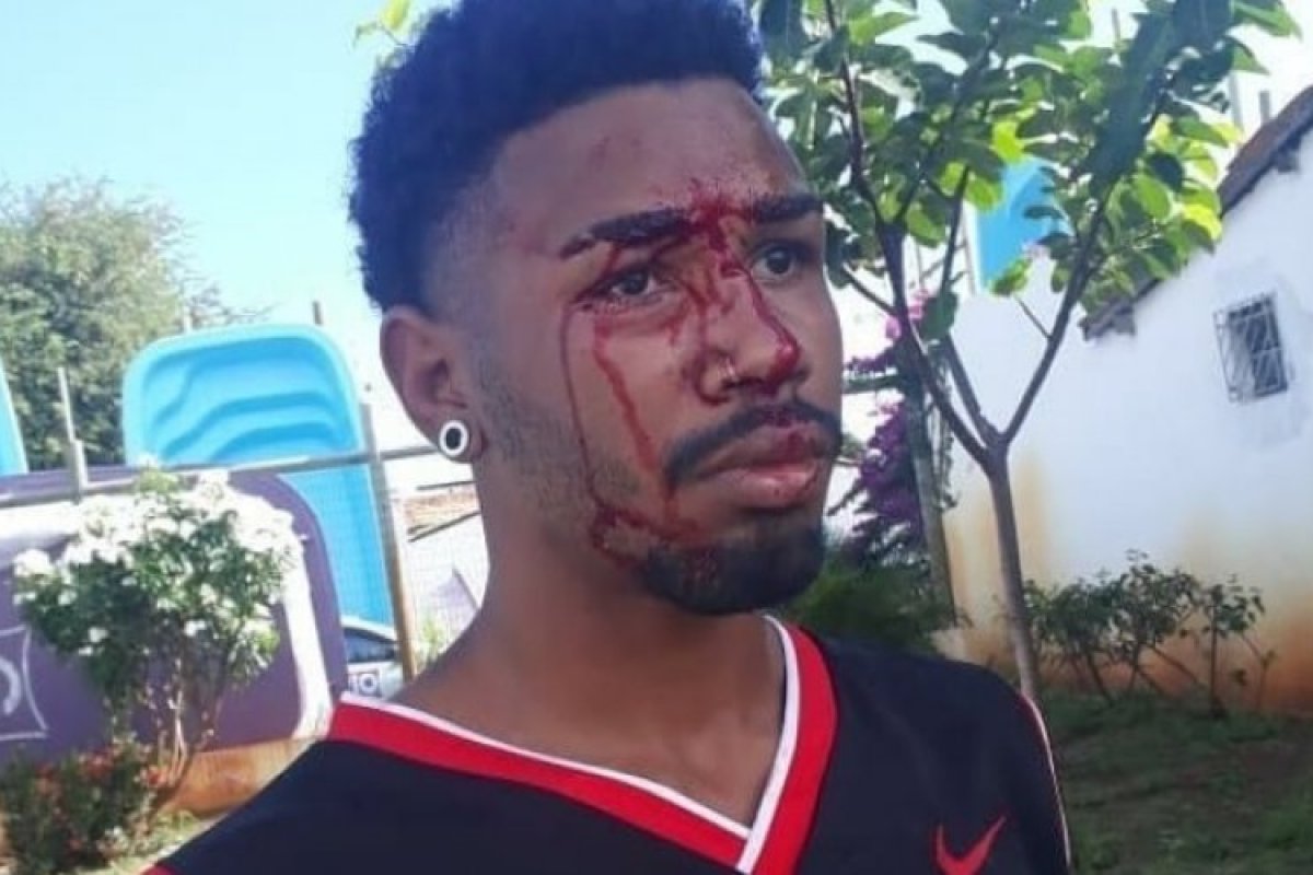 Atleta de jiu-jitsu é espancado por seguranças dentro de ônibus em Aracaju; confira vídeo