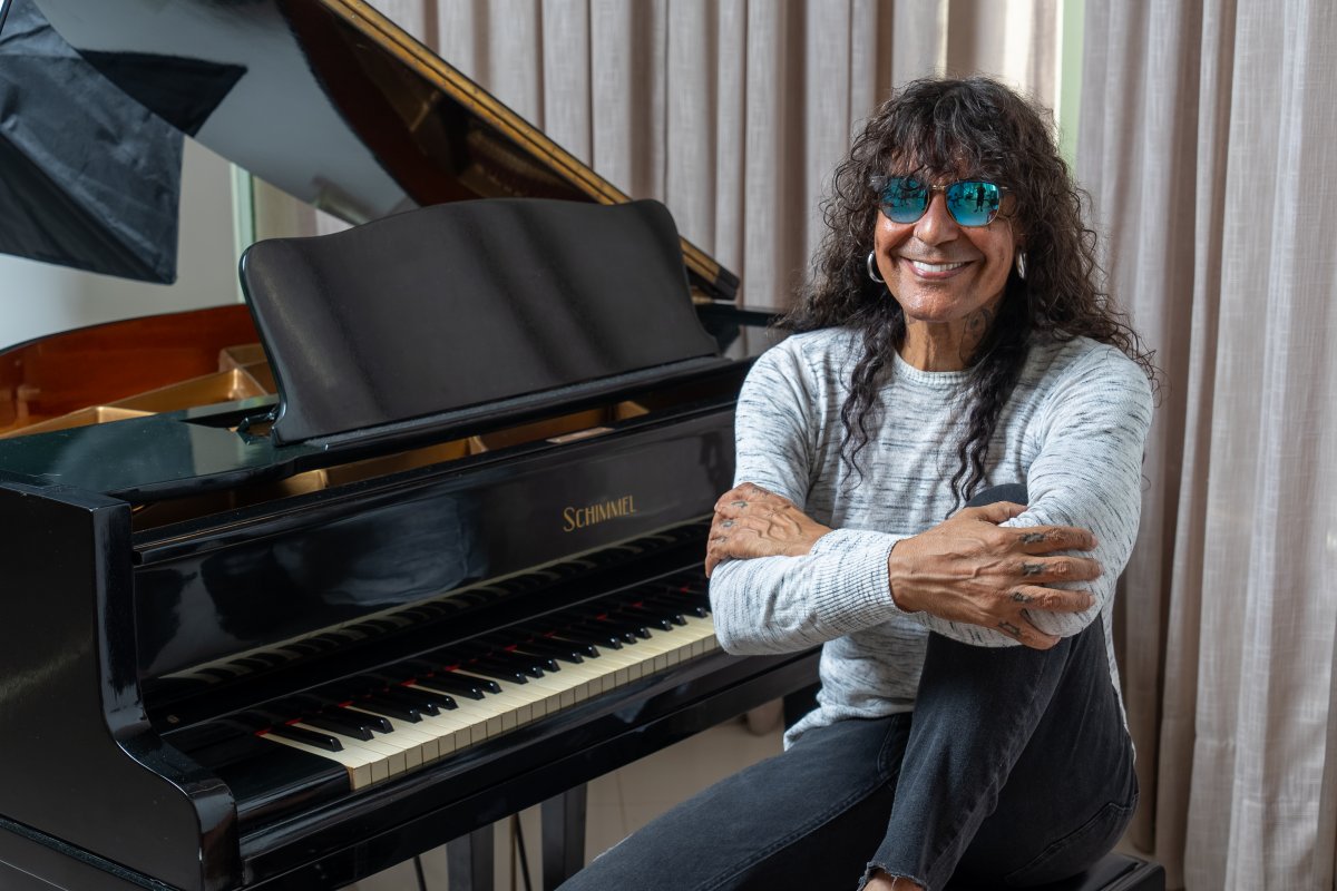 Luiz Caldas celebra 40 anos do disco “Magia” com show na capital baiana!