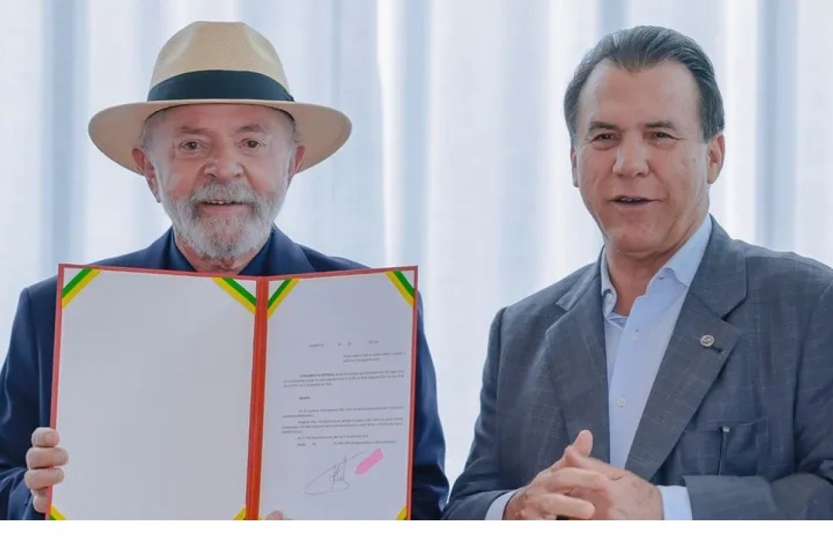 Vídeo: Lula assina decreto que reajusta salário mínimo para R$ 1.518 para 2025