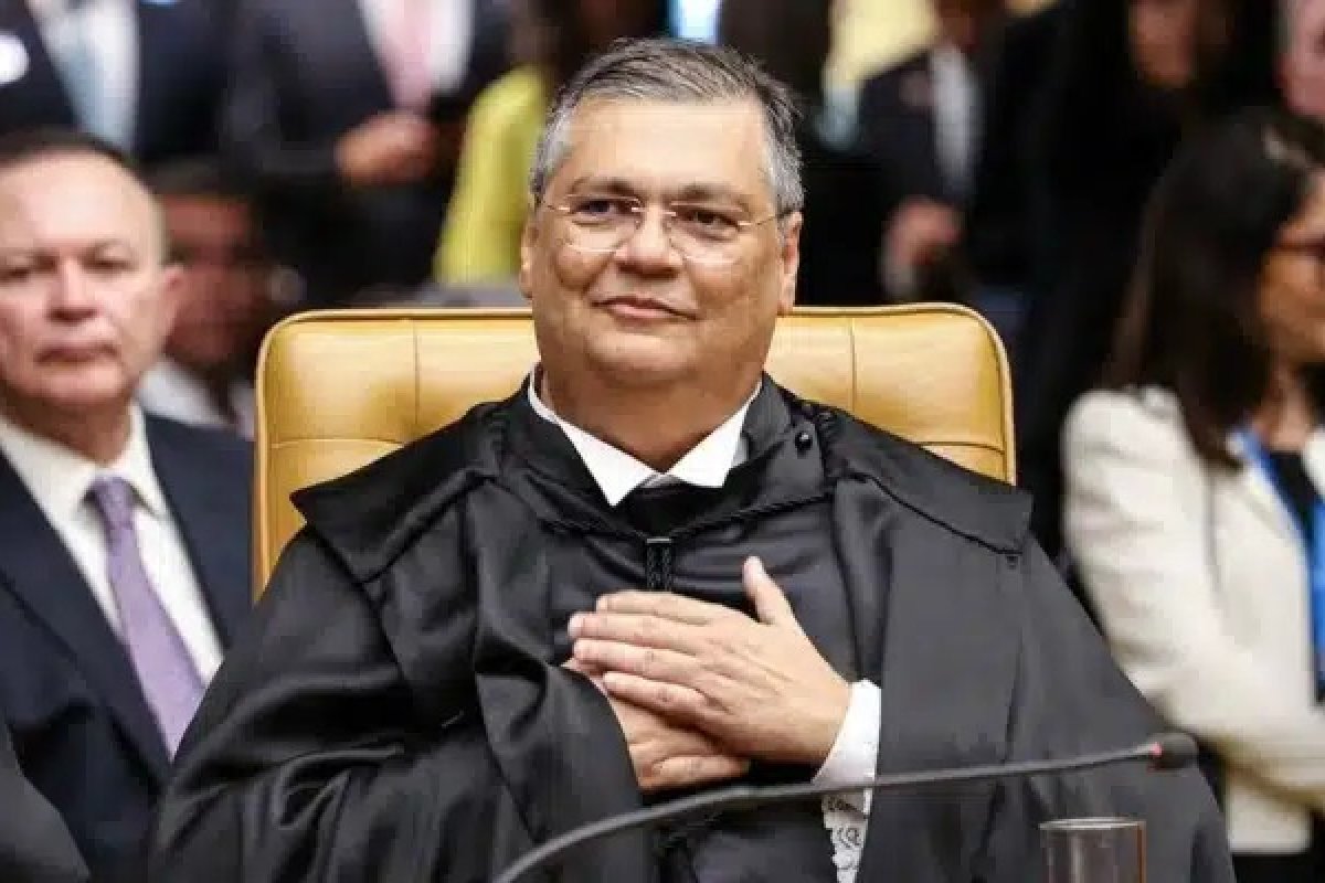 Dino libera R$ 370 milhões em emendas para governo atingir piso da saúde