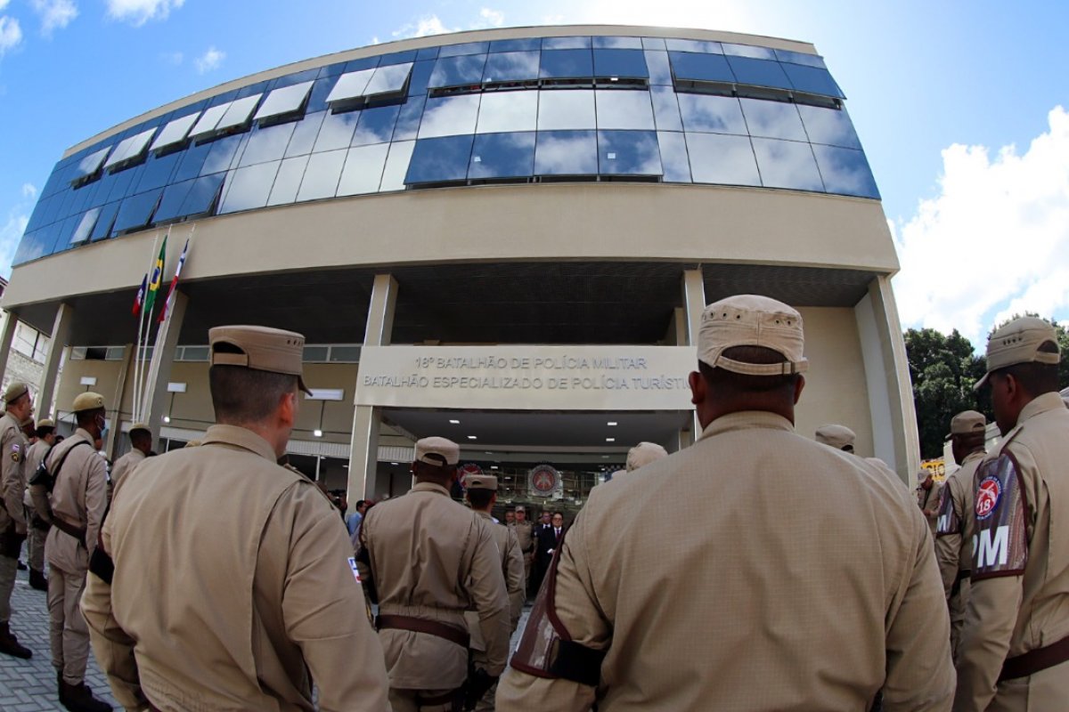 Suspeito de roubo de carro é preso na Barroquinha