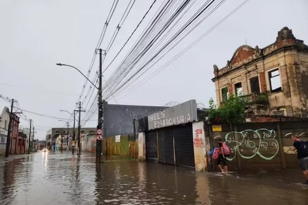 Porto Alegre registra em 24 horas mais de 60% da média de chuva para janeiro