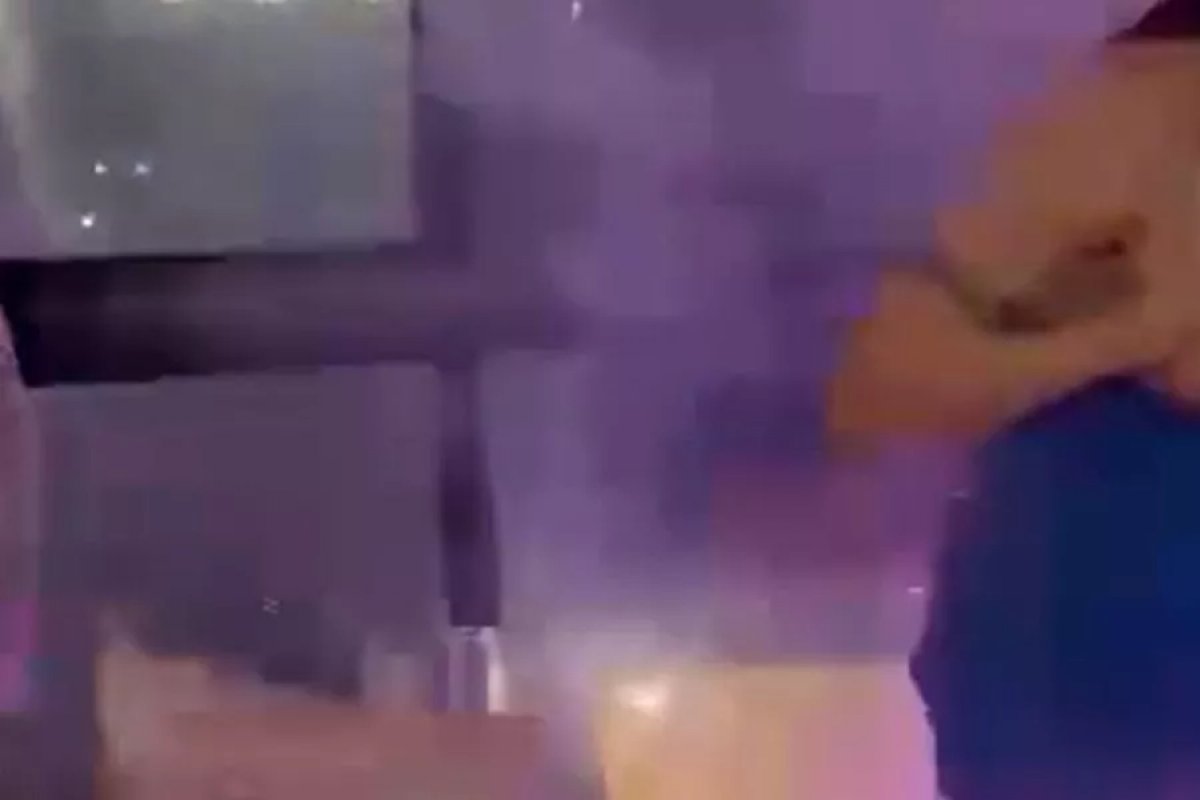 Vídeo: mulher é atingida por fogos de artifício dentro de apartamento em Santa Catarina