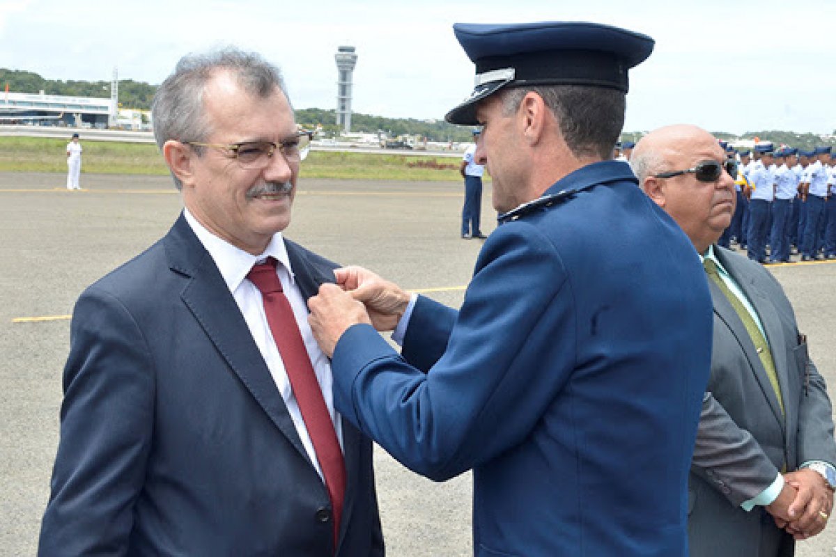 Acusado em aúdio da Faroeste de furtar medalhas, desembargador irá acionar ex-presidente do TJ na Justiça