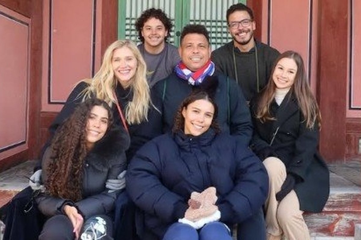 Ronaldo surge na web com os quatro filhos durante viagem à Coreia do Sul!