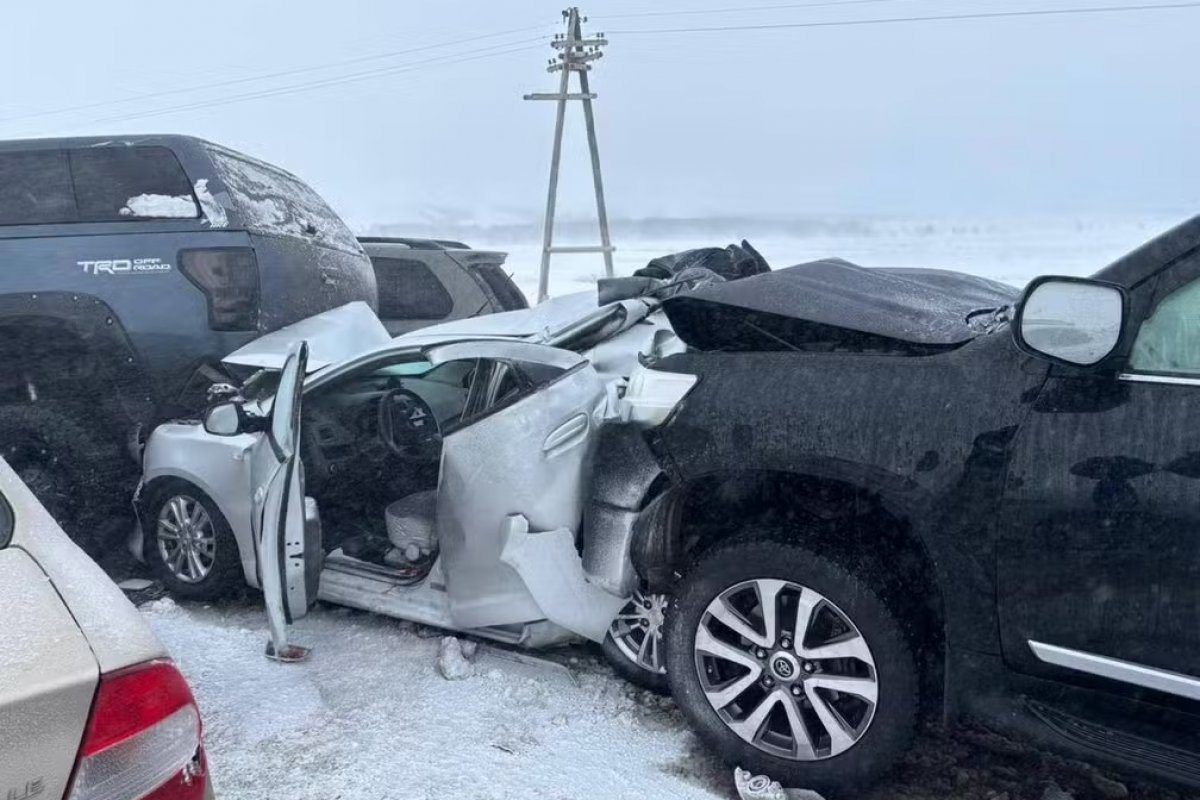 Vídeo: tempestade de neve causa engavetamento envolvendo ao menos 95 carros no Cazaquistão