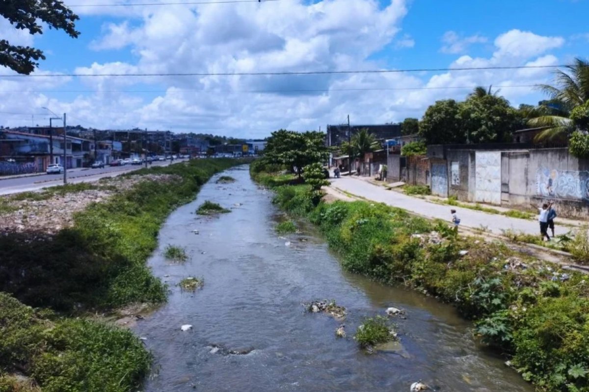 Criança com deficiência intelectual é encontrada sem vida em rio de Pernambuco