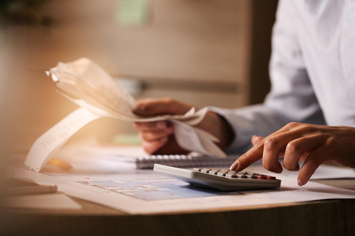 Contas em dia: planejamento financeiro no início do ano é primeiro passo para um 2025 mais tranquilo, garante especialista
