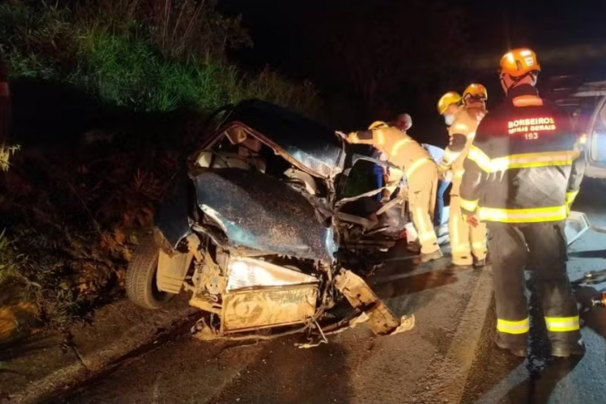 Acidente entre quatro veículos deixa 11 feridos e duas pessoas mortas em Montes Claros