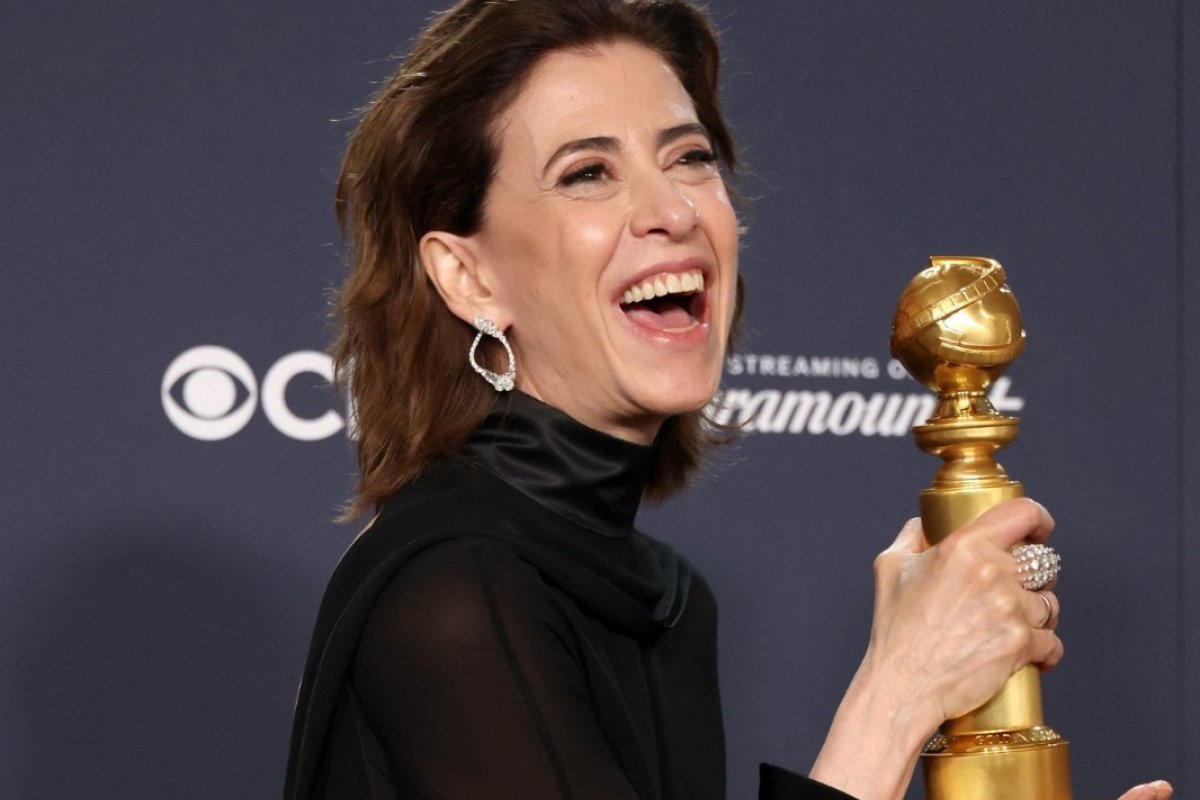 Fernanda Torres dedica prêmio do Golden Globes à mãe; confira discurso e repercussão