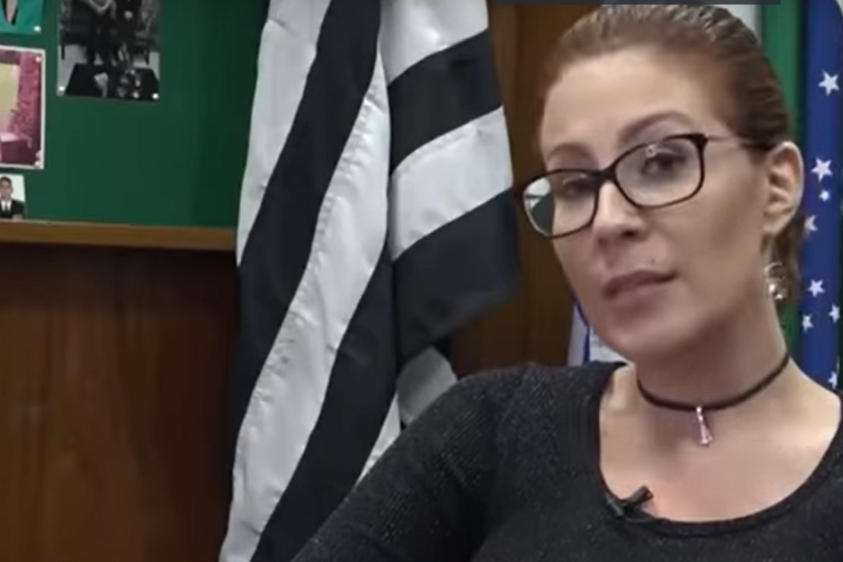 Assista: Carla Zambelli grava vídeo e fala sobre “Democracia em Vertigem”