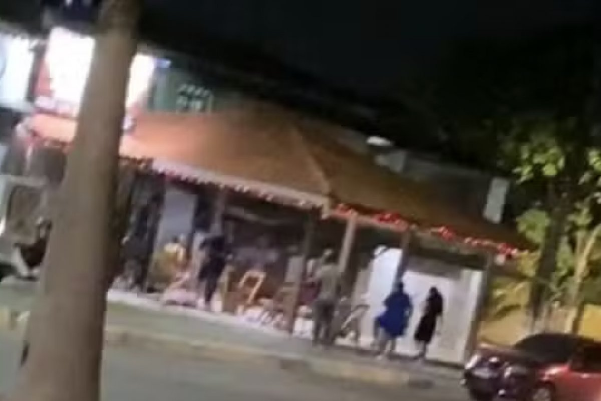 Mulher morre e seis pessoas ficam feridas em ataque a tiros na RMS