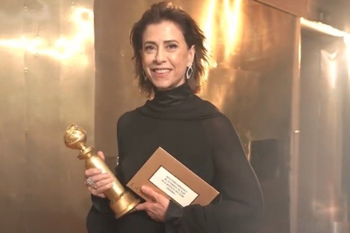 'Prêmio é meio Mega-Sena acumulada', declara Fernanda Torres sobre ganhar o Globo de Ouro