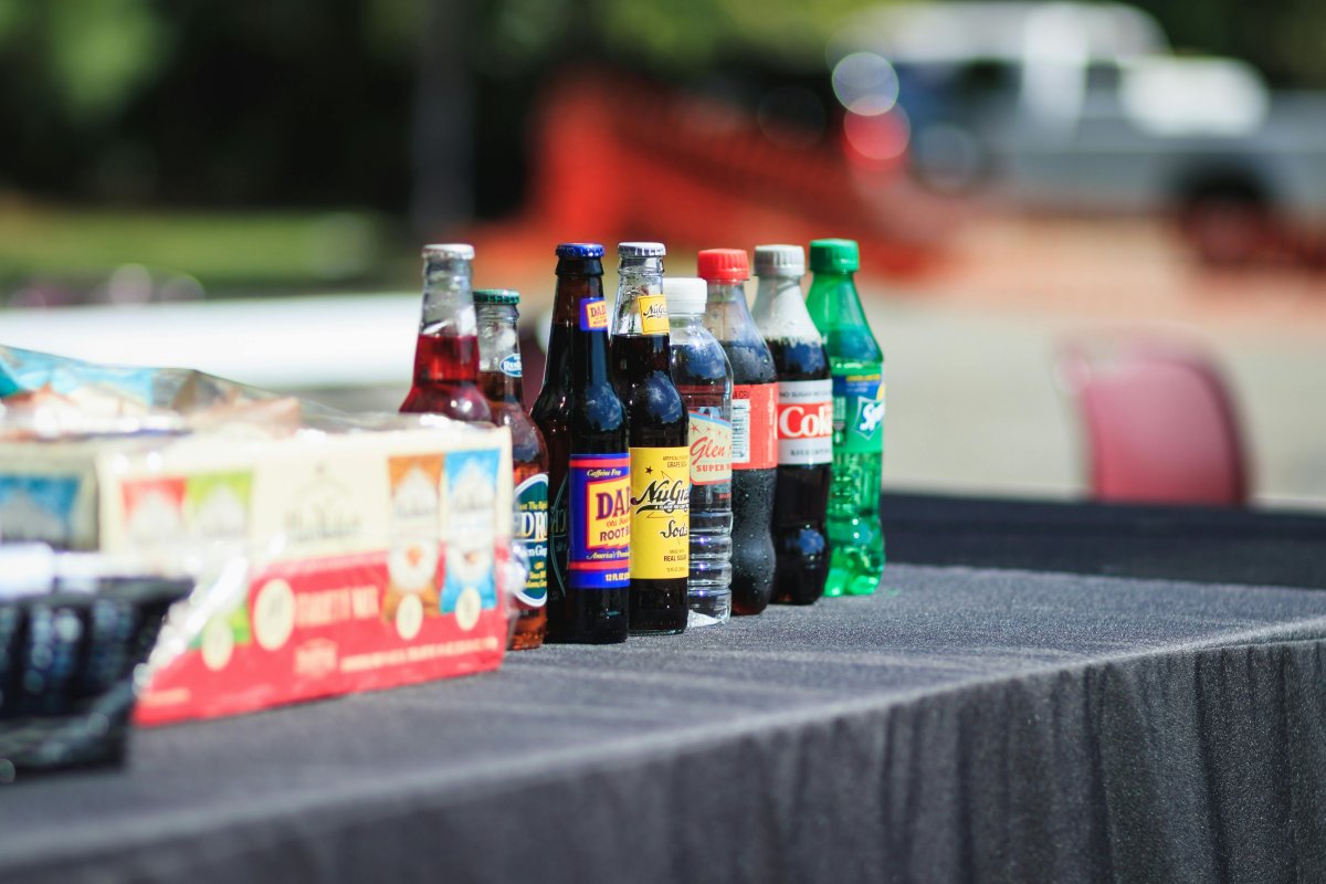 Bebidas adoçadas causam 1 em cada 10 novos casos de diabetes tipo 2 no mundo, diz estudo