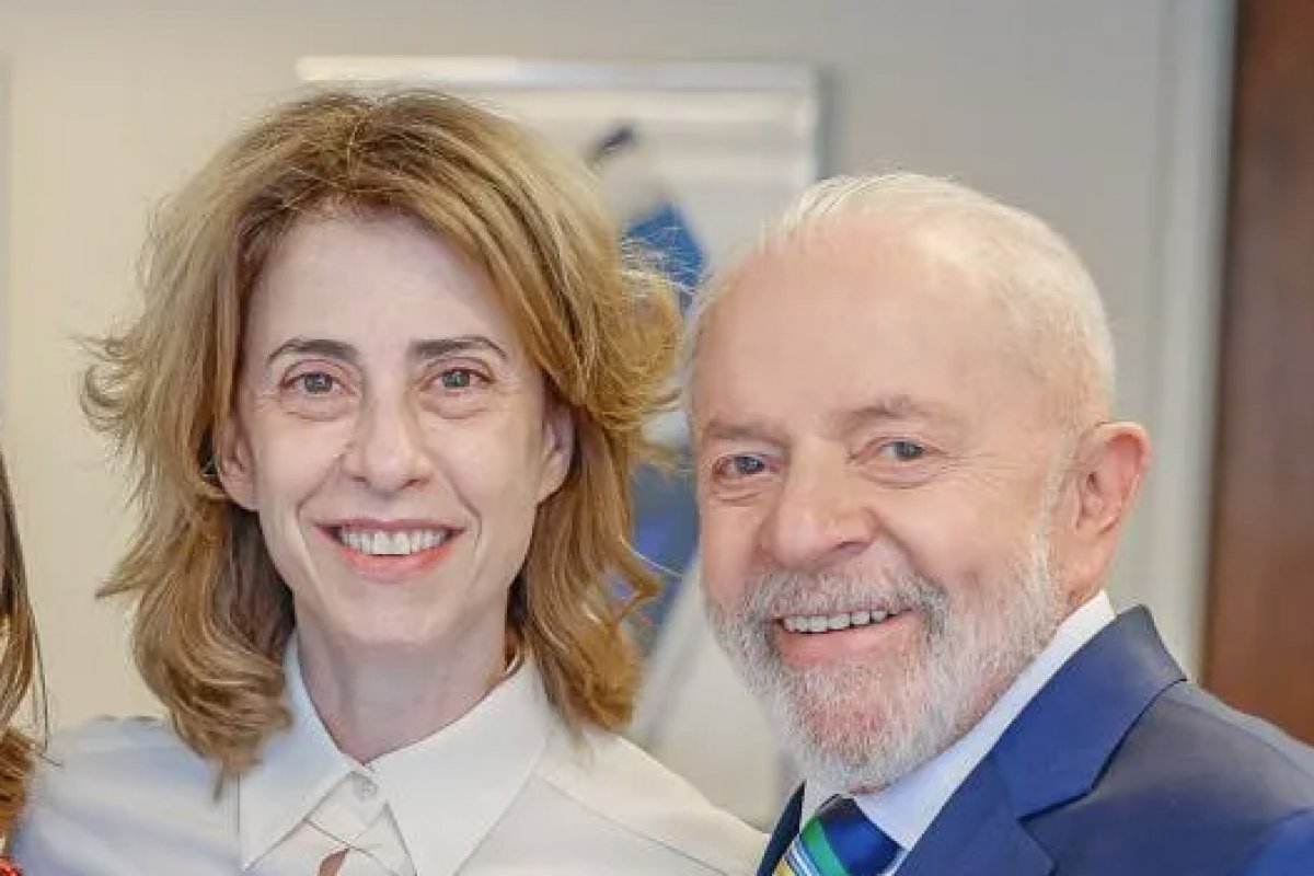 Governo Lula celebra conquista do Globo de Ouro de Fernanda Torres: "Contribui para o cinema nacional no exterior"