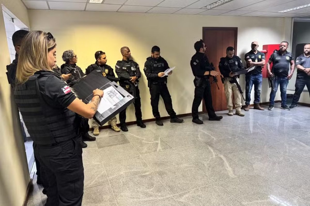 Polícia Civil prende cinco pessoas ligadas a uma organização criminosa que atua em Feira de Santana