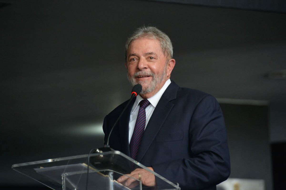 Lula vai receber salário como dirigente do PT