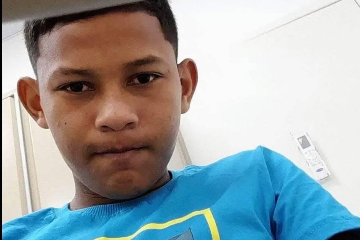 Vídeo: adolescente morre após ser atingido por bola no peito