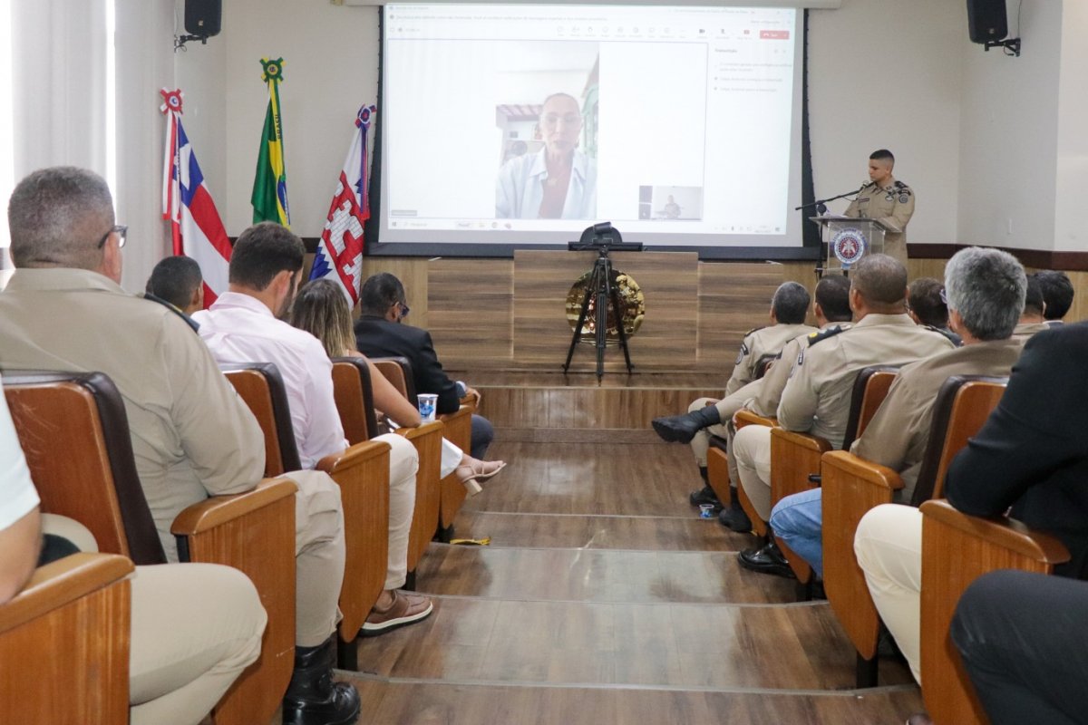 PM discute estratégias pela paz nos jogos de futebol