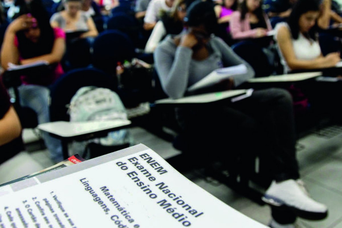 MEC deseja mudar Enem e aplicar provas durante os três anos do ensino médio