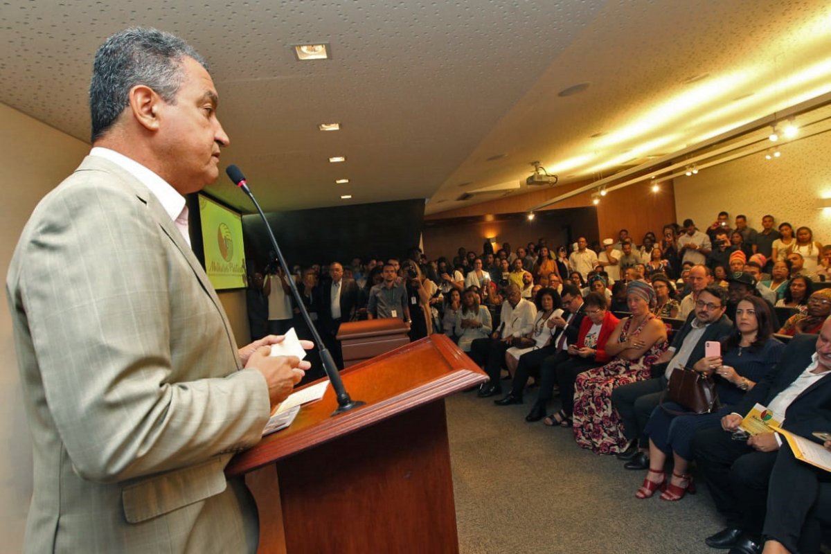 Rui formaliza parceria para projetos de promoção da igualdade racial