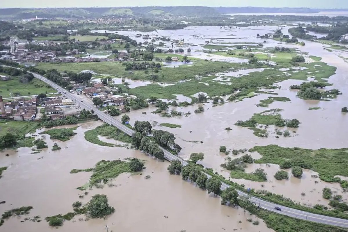 Alerta de desastres naturais bate recorde no Brasil em 2024