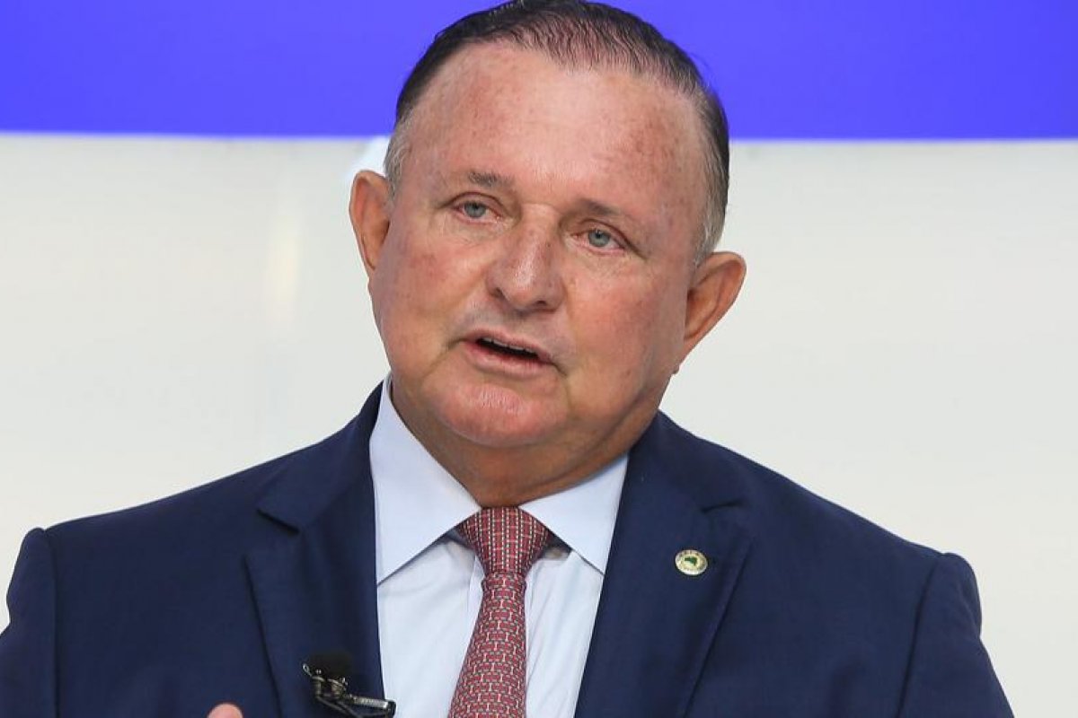 ALBA: Adolfo Menezes nega acordo para reeleição e defende consenso para escolha do 1° vice-presidente