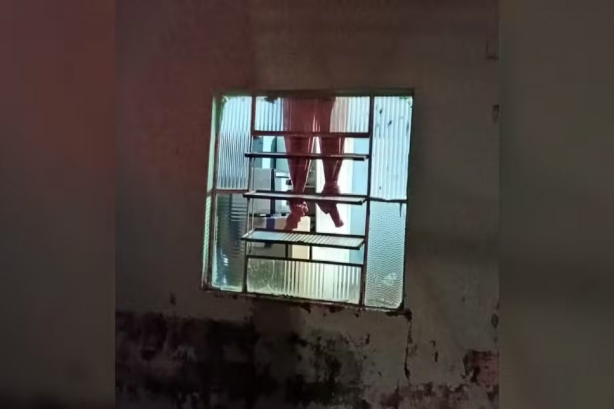 Morador aciona Bombeiros após confundir cortina amarrada com corpo