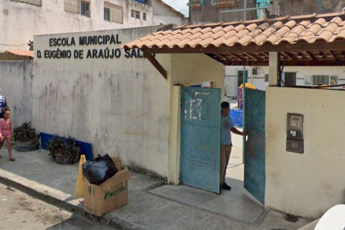 Criminosos arrombam e furtam escola no bairro de Periperi, em Salvador
