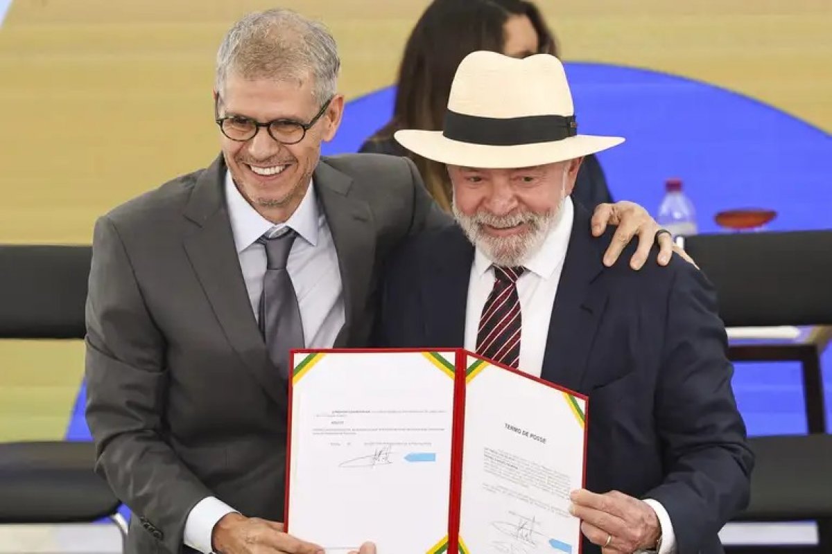 Vídeo: Sidônio diz que resultados do governo não chegam à população e cita disseminação de mentiras pela extrema-direita