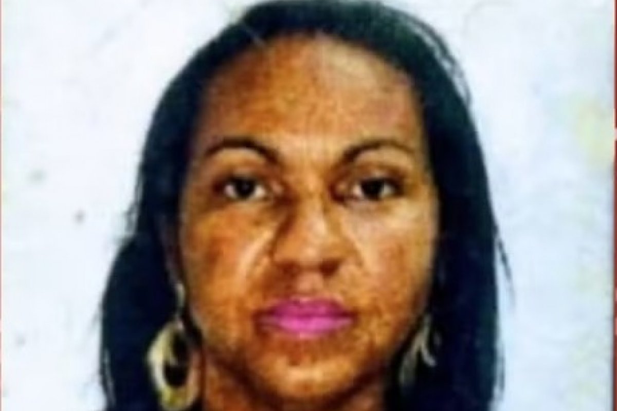 Mulher de 47 anos é morta a tiros dentro de loja que vende cachorro-quente no subúrbio de Salvador
