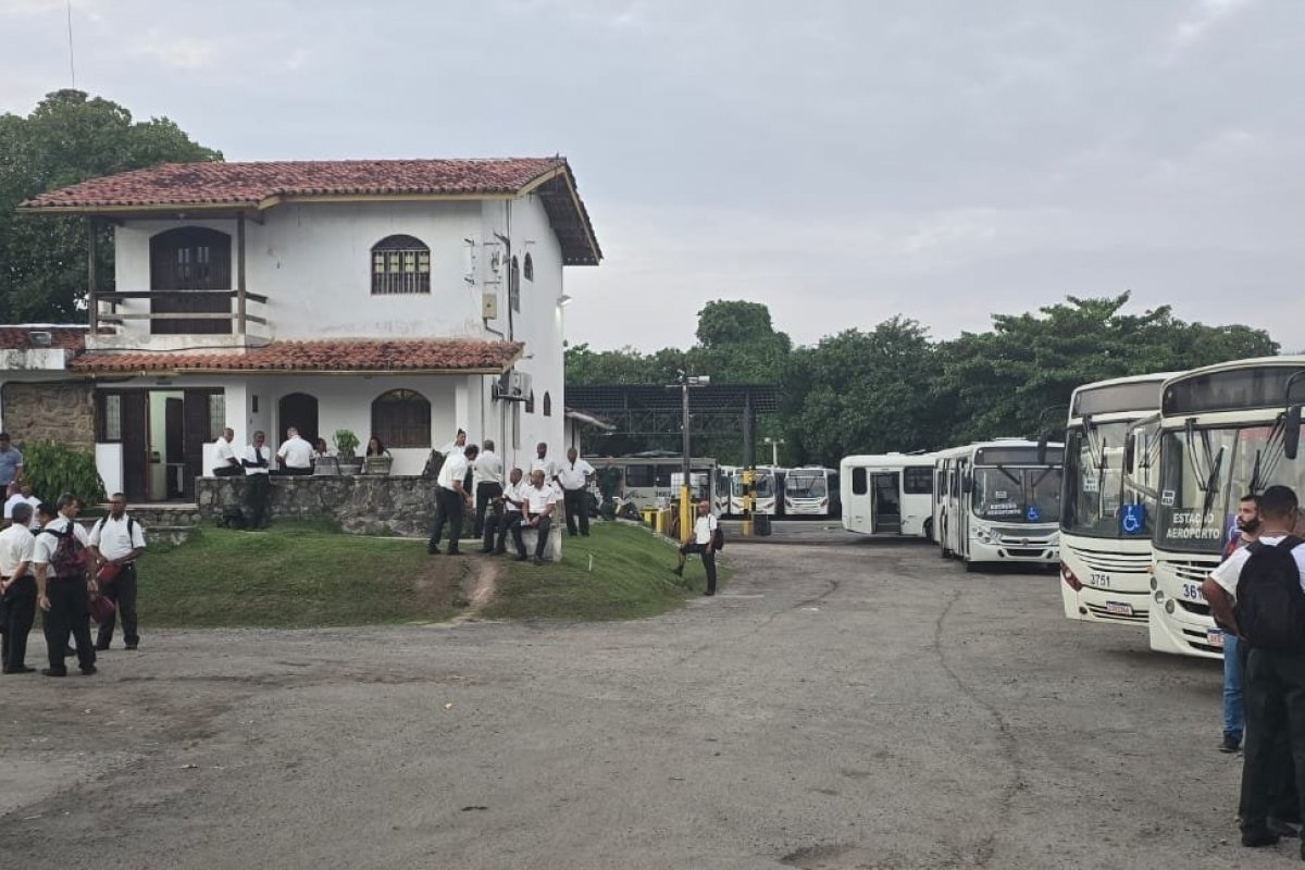 Ônibus atrasam saída em sete municípios da RM de Salvador nesta quinta (16)