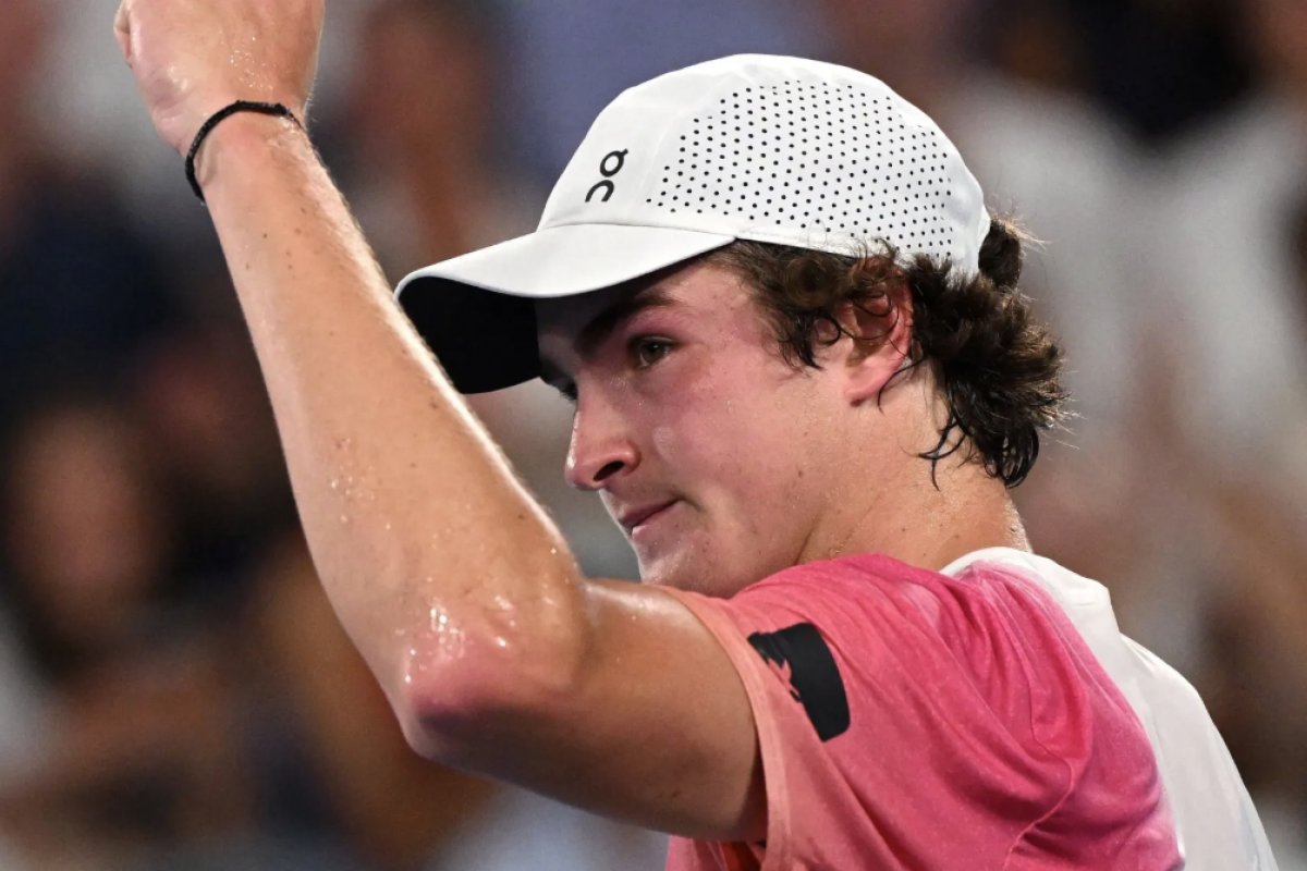 João Fonseca faz análise de derrota no Australian Open: 'Foi muito difícil o jogo'