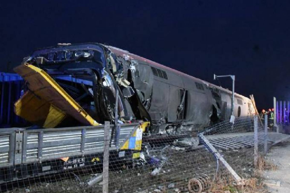 Trem em alta velocidade perde controle e deixa dois mortos na Itália