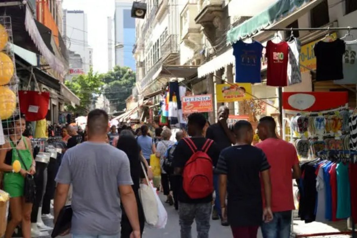 Aumento de 7,5% no salário mínimo deve gerar impacto de R$ 273 mi por mês na Bahia, diz Fecomércio BA