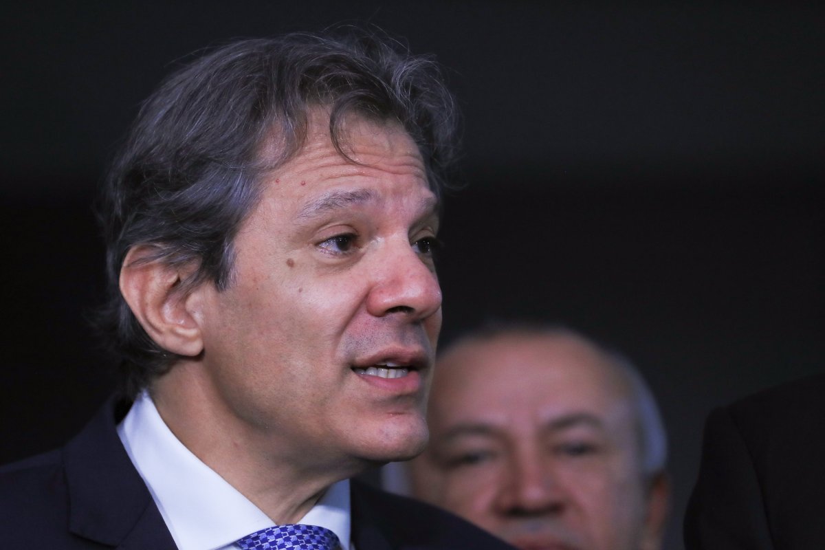 "Não compraria dólar acima de R$ 5,70", diz Haddad sobre câmbio deteriorado