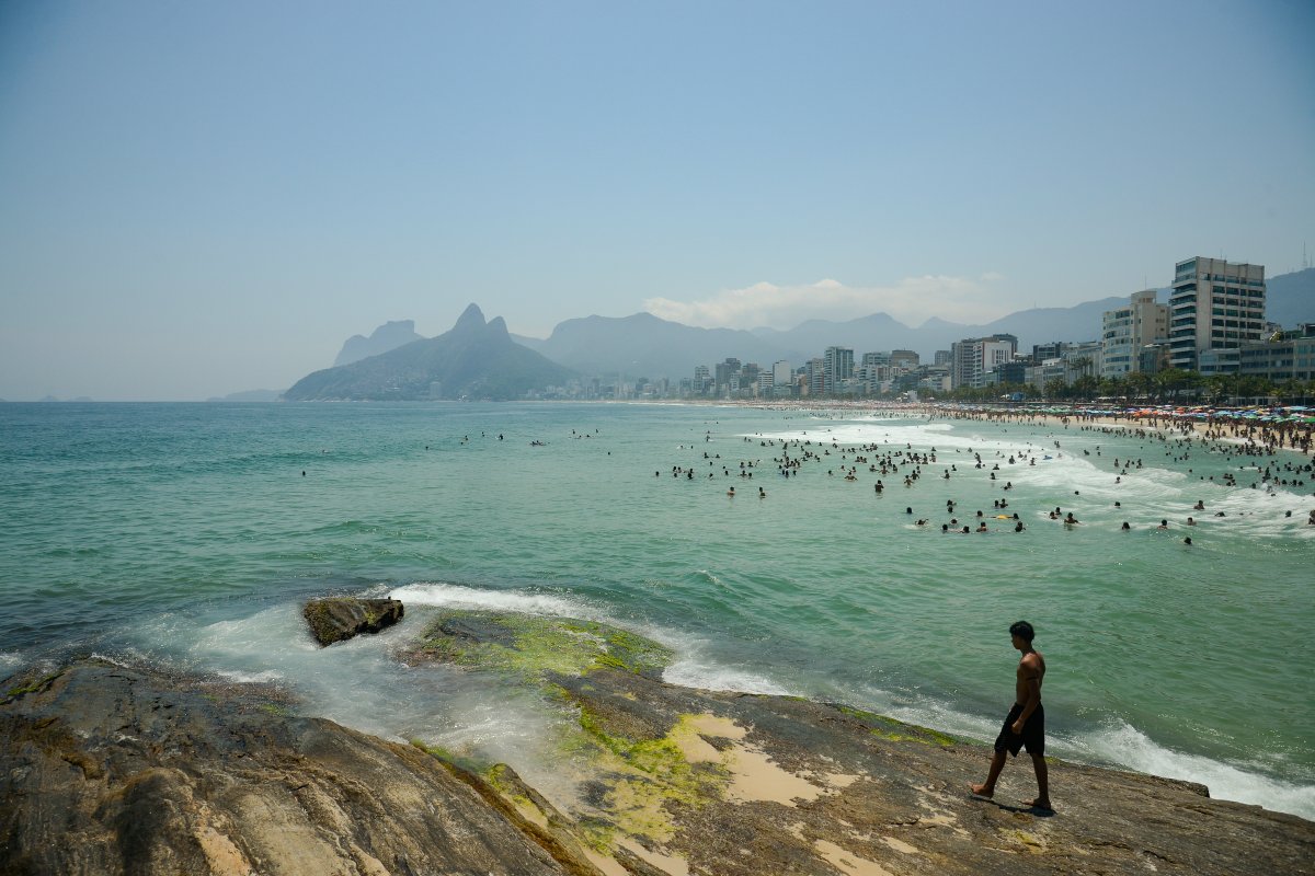 Rio de Janeiro tem dia de calor, e máxima chega a 41,5°C neste sábado (18)